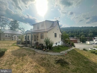 725 S Washington St, Berkeley Springs, WV 25411