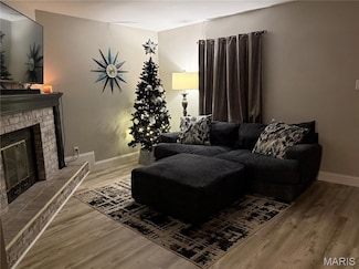 341 Della Dr, Saint Peters, MO 63376