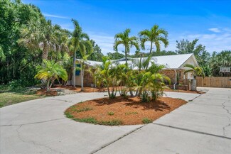 585 Hidden Creek Dr, Merritt Island, FL 32952