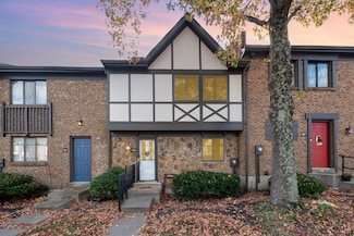 499 Halifax Cir, Cincinnati, OH 45244