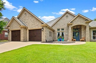 2395 N Water Oak Dr, Fayetteville, AR 72704