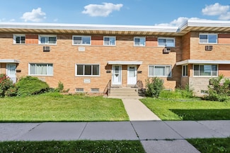 8666 Gregory Ln Unit C, Des Plaines, IL 60016