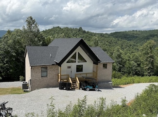139 Pool Rd, Lafollette, TN 37766