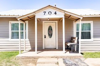 704 S Monroe Ave, Lubbock, TX 79403