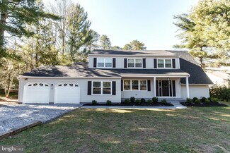17 Stone Mountain Ln, Marlton, NJ 08053
