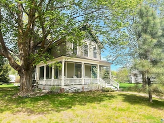 303 E 5th St, Washburn, WI 54891
