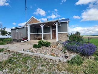 77403 Road 437, Eddyville, NE 68834