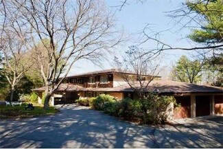77 Lyman Rd, Chestnut Hill, MA 02467