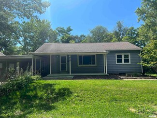 918 S Lafayette St, Macomb, IL 61455