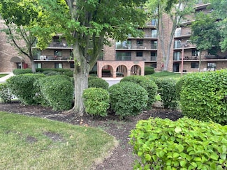 35 S Baybrook Dr Unit 201, Palatine, IL 60074