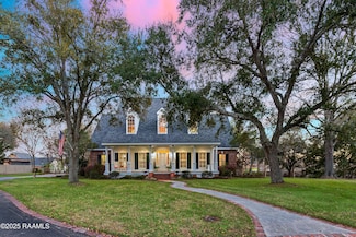 9 Oak Place, New Iberia, LA 70563