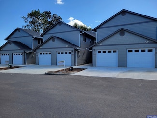 3768 Peter Ln NE, Salem, OR 97305
