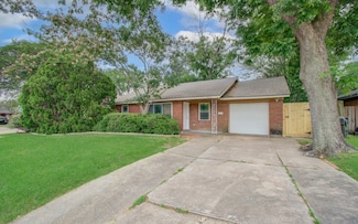 4621 W 43rd St, Houston, TX 77092