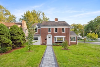1693 Asylum Ave, West Hartford, CT 06117