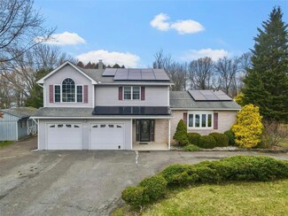 2153 Valley View Dr S, Saylorsburg, PA 18353