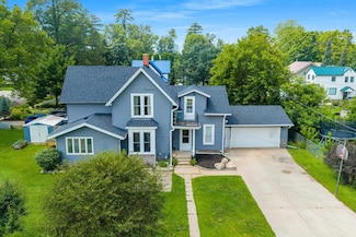 305 N Lafayette St, Shawano, WI 54166