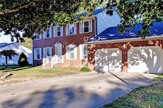 83 Springdale Dr, Newport News, VA 23608