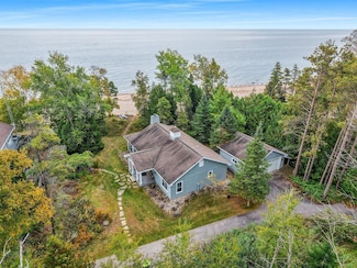 1650 Helmholz Rd, Sturgeon Bay, WI 54235