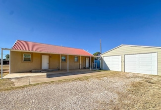 306 15th St, Seagraves, TX 79359