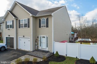 725 Seminary St, Pennsburg, PA 18073
