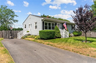 17 Linwood Dr, Coventry, RI 02816
