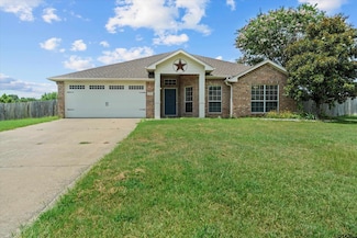 833 Greenwood Cir, Lindale, TX 75771