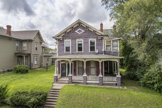 213 W 3rd St, Muscatine, IA 52761