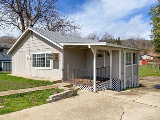816 Lane St, Yreka, CA 96097