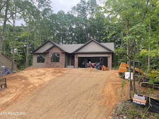 233 Albemarle Cir, Crossville, TN 38558