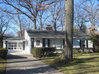 2812 Forest Ln, Waukegan, IL 60087