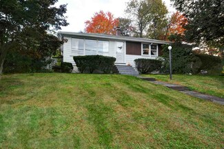 15 Lynn St, Nashua, NH 03060