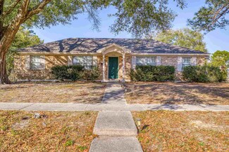 3960 Lynn Ora Dr, Pensacola, FL 32504