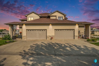6014 Marrs Beach Cir, Madison, SD 57042