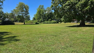 396 W 11th St, Carrollton, MO 64633