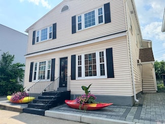 325 Central St Unit 2, Franklin, NH 03235