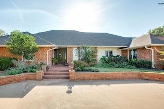 1125 E Robertson Rd, Enid, OK 73701