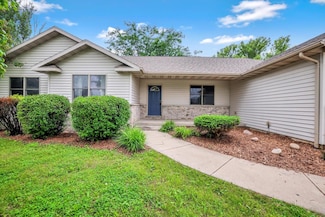 3467 Country View Dr, Delavan, WI 53115