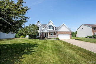81 Burbank Dr, Orchard Park, NY 14127