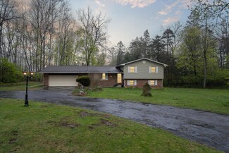 4851 Clinton Rd, Jackson, MI 49201