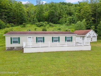 240 Cresent Rd, Gilboa, NY 12076
