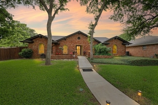 2308 Brookside Dr, Arlington, TX 76012