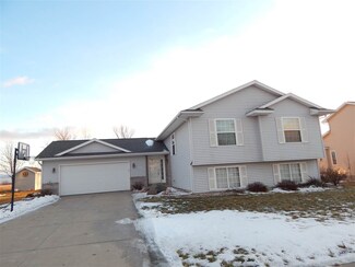 1940 E Pacific St, Ely, IA 52227