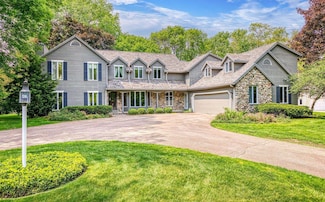 28 Lake Rd W, Menasha, WI 54952