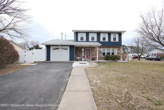 300 2nd St, Waretown, NJ 08758