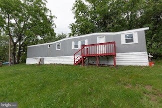 30 Laurel Hill Ln, Berkeley Springs, WV 25411