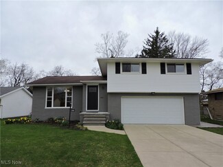 6990 Greenbriar Dr, Parma Heights, OH 44130