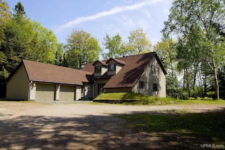 19881 Lakeshore Dr Unit 2, Ontonagon, MI 49953