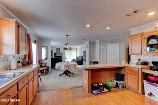 1352 Cedar Bluff, Daytona Beach, FL 32117