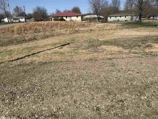 000 Linda Ln, Cave City, AR 72521