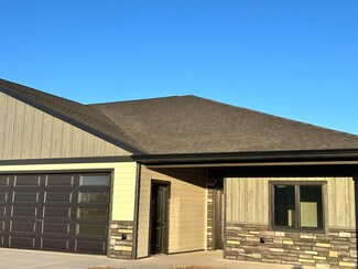 2804 Cottonwood Cir, Mitchell, SD 57301